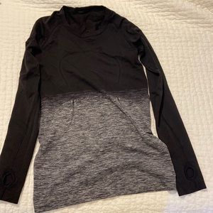 Lululemon Size 8 tech shirt